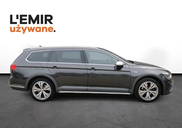 Volkswagen Passat cena 125900 przebieg: 119702, rok produkcji 2019 z Mońki małe 211